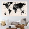 Épingle à bouton poussoir en bois moderne carte du monde roulée